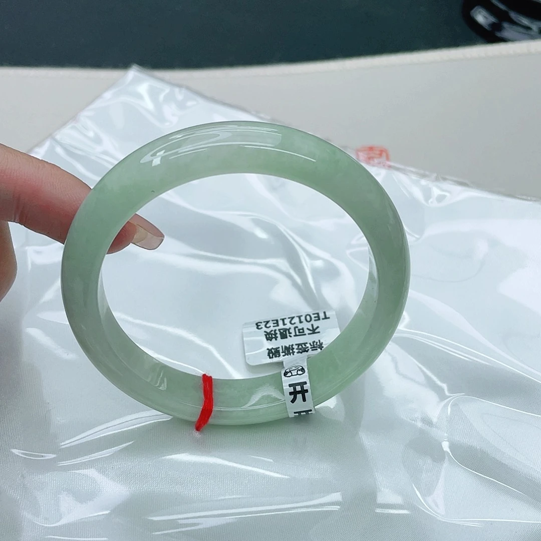 翡翠手镯未镶嵌正58.6