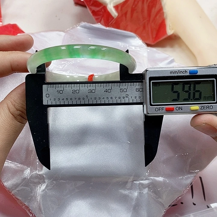 翡翠手镯未镶嵌297