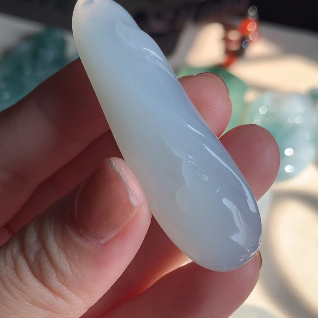 晴***、翡翠未镶嵌吊坠(不含链)翡翠