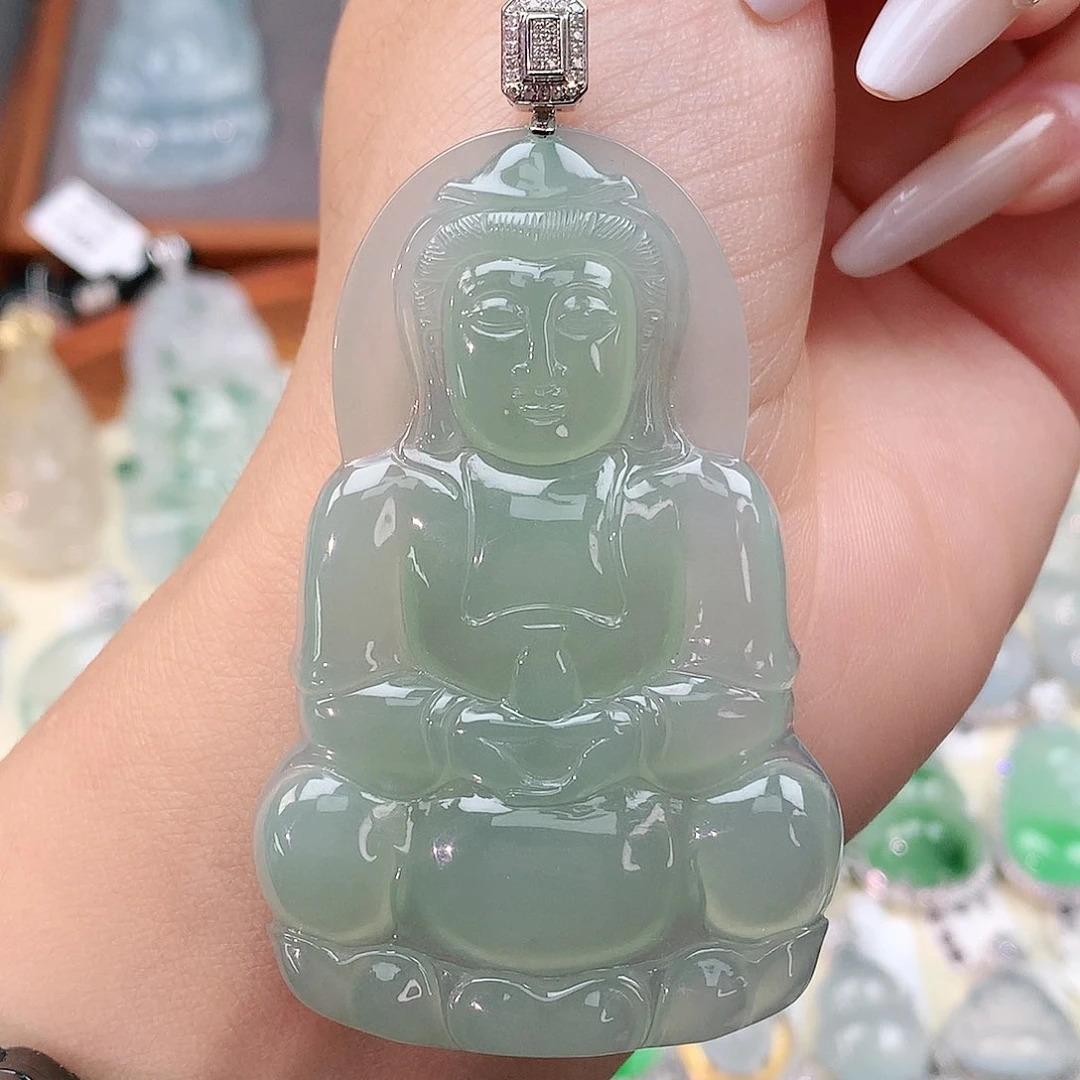 颈饰18K金镶嵌翡翠观音