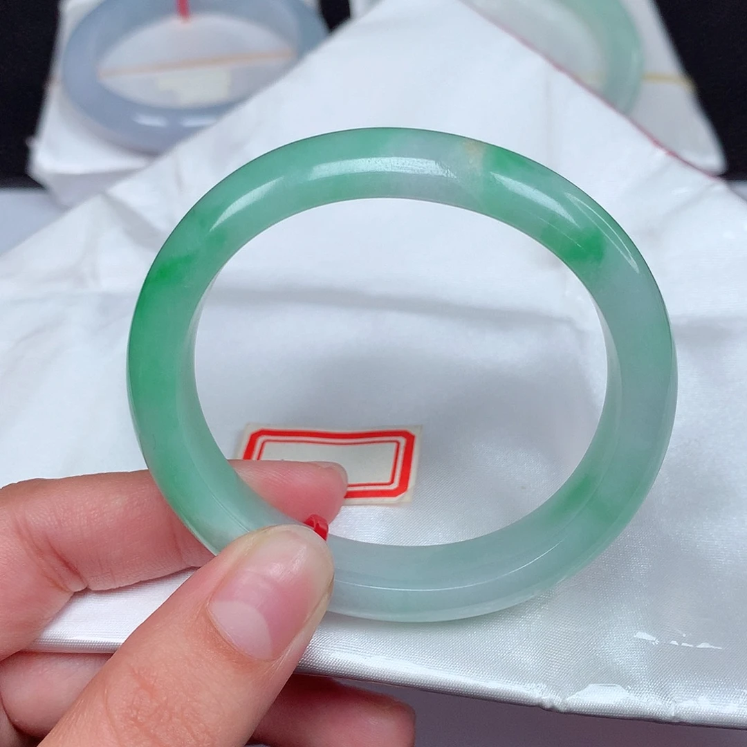 翡翠未镶嵌手镯（贵妃镯）贵妃52