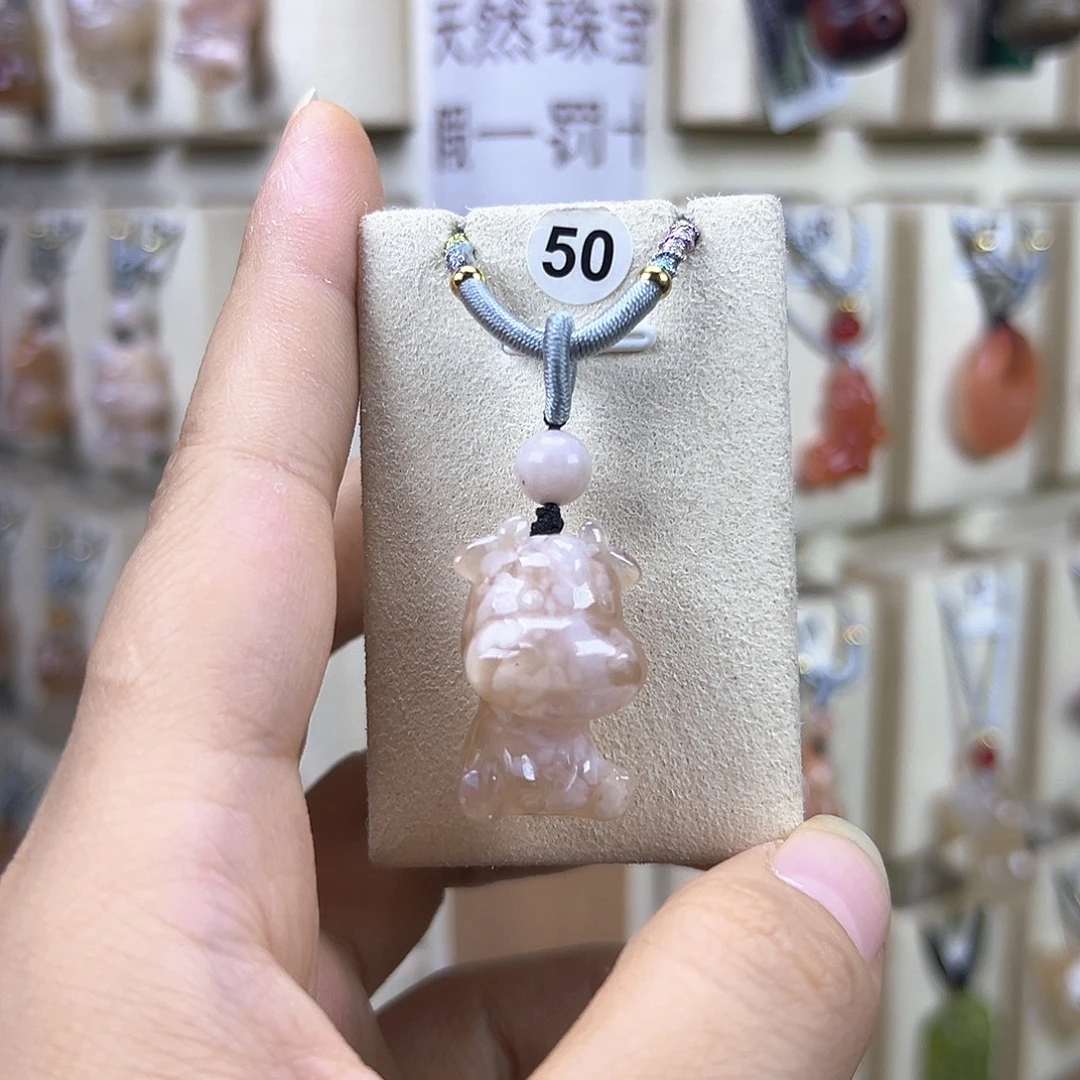芳***语石英质玉未镶嵌颈饰