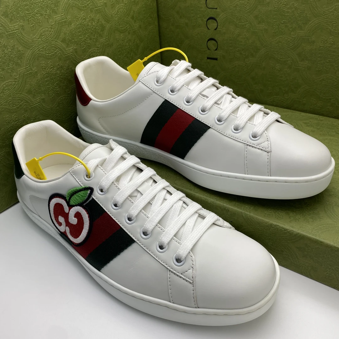 99新 GUCCI/古驰 42.5欧码/白色苹果双G刺绣休闲板鞋/仅试穿
