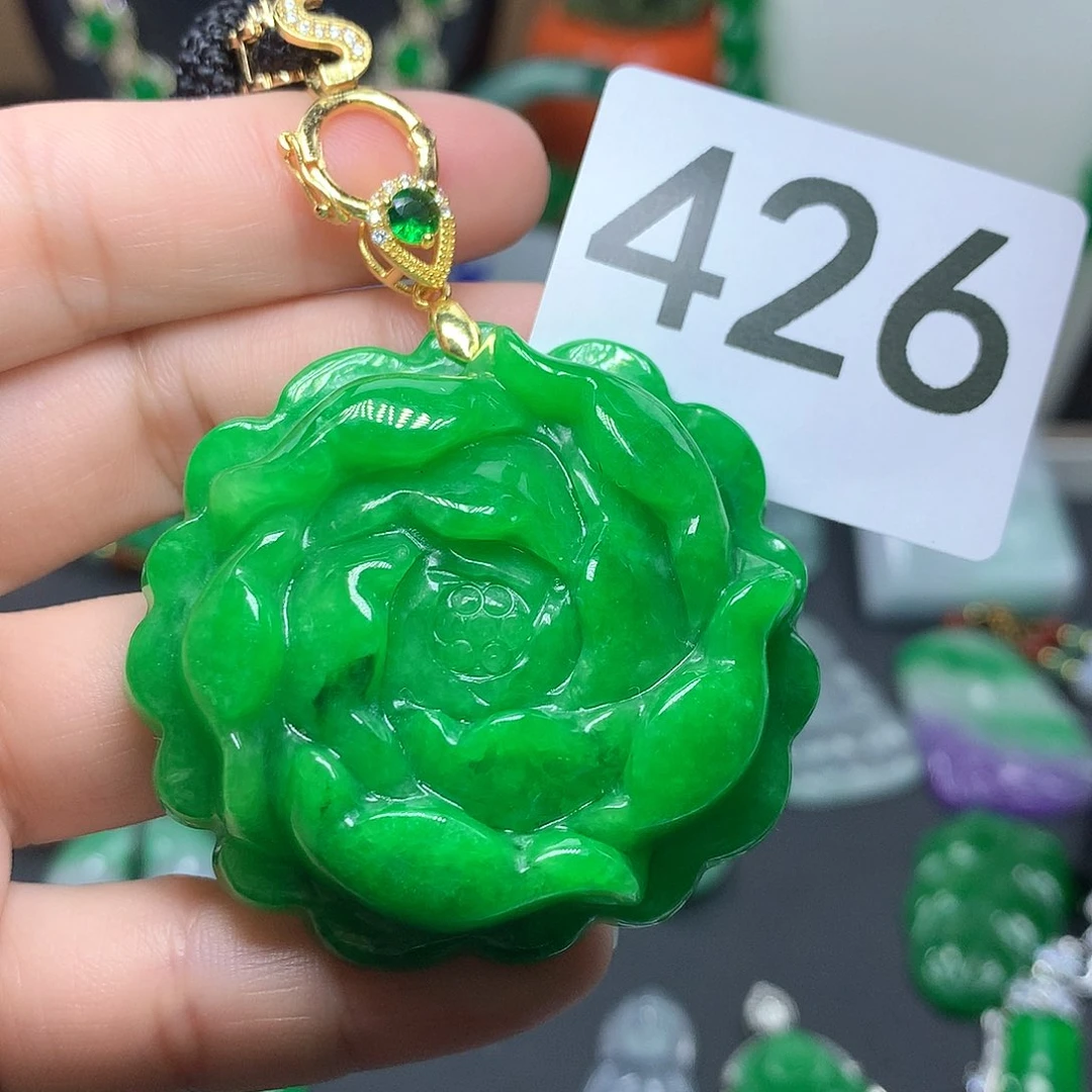 翡翠颈饰未镶嵌翡翠