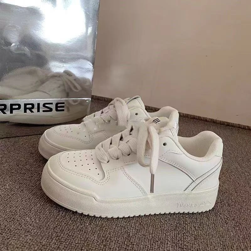 系带女款chic女面包鞋小白夏季潮流休闲新款鞋子板鞋小众2025年原