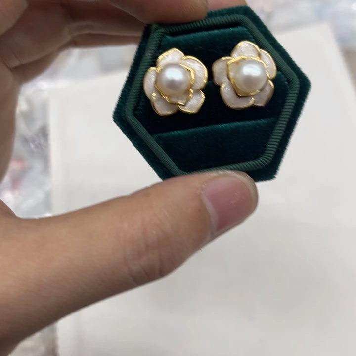 颈饰银S925镶嵌淡水珍珠18