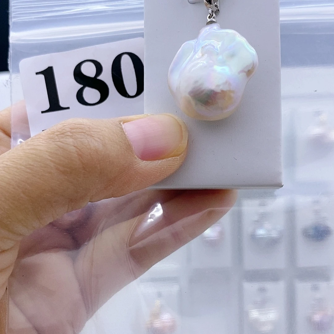 钛钢淡水珍珠颈饰