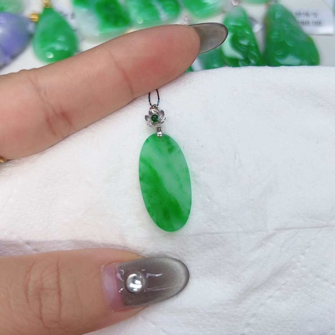 翡翠颈饰18K金镶嵌天然Ａ货翡翠