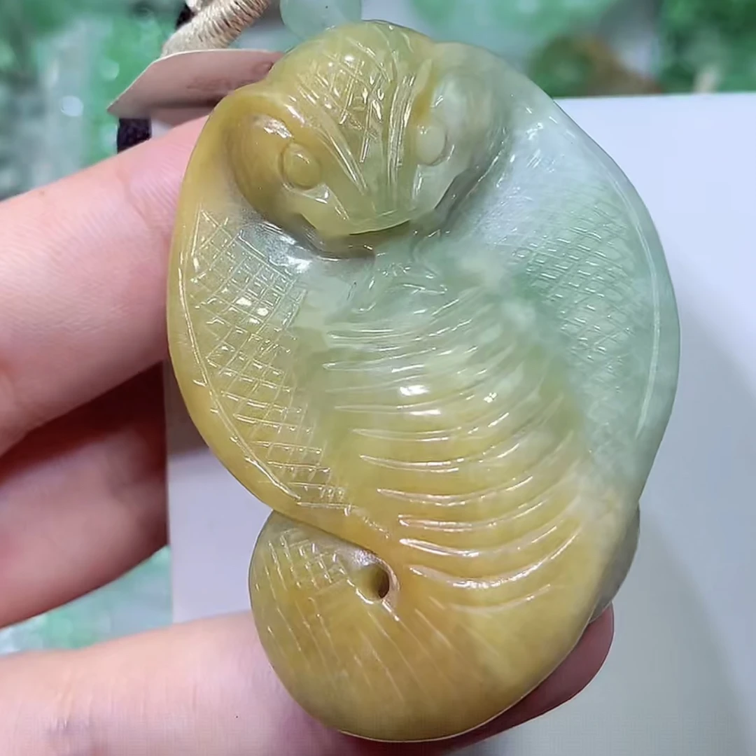 缅甸天然A货翡翠黄翡生肖蛇吊坠