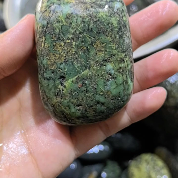 花***言有机玻璃藏玉药王石原石一个