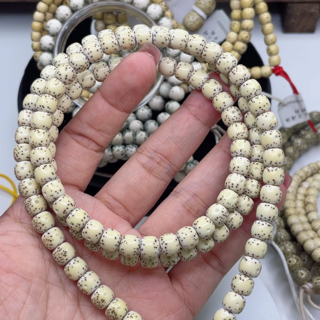 星月菩提吊坠L****o7×8 原白毕业头条