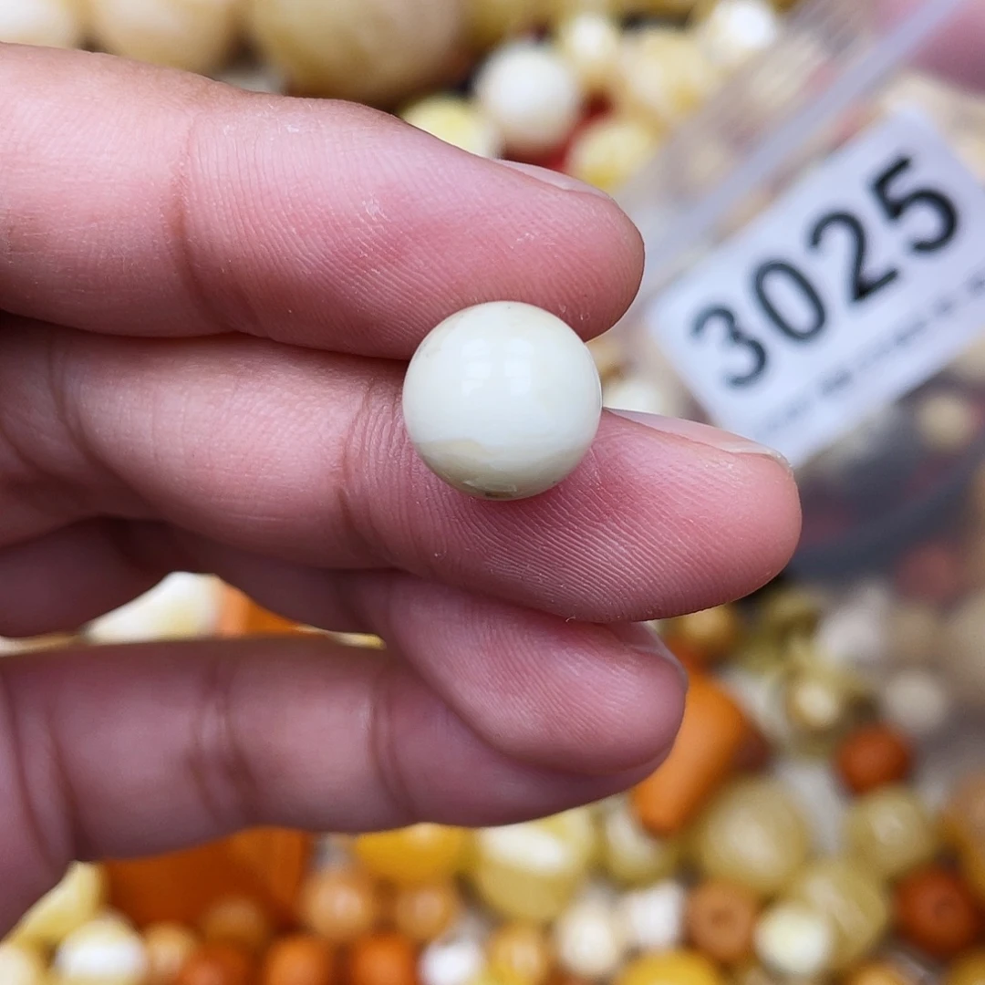 未镶嵌蜜蜡珠宝奇石11.2