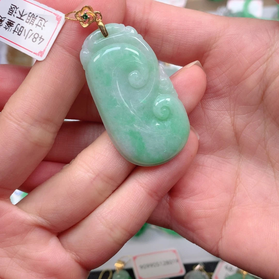 吊坠(不含链)未镶嵌翡翠