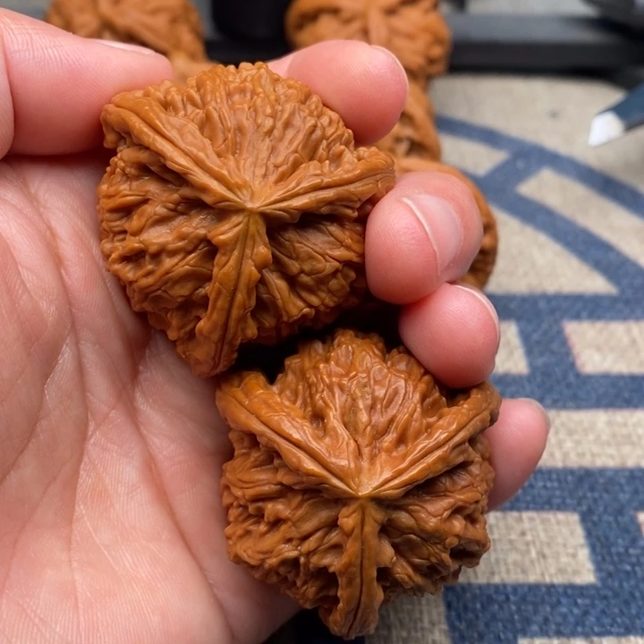 吊坠文玩核桃守三棱