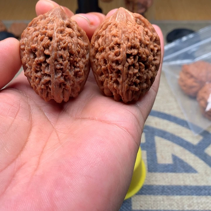 吊坠桃核大蒜头好看