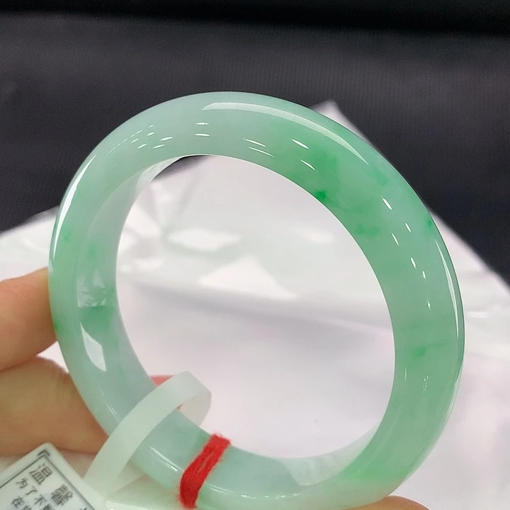 翡翠手镯未镶嵌正圈51