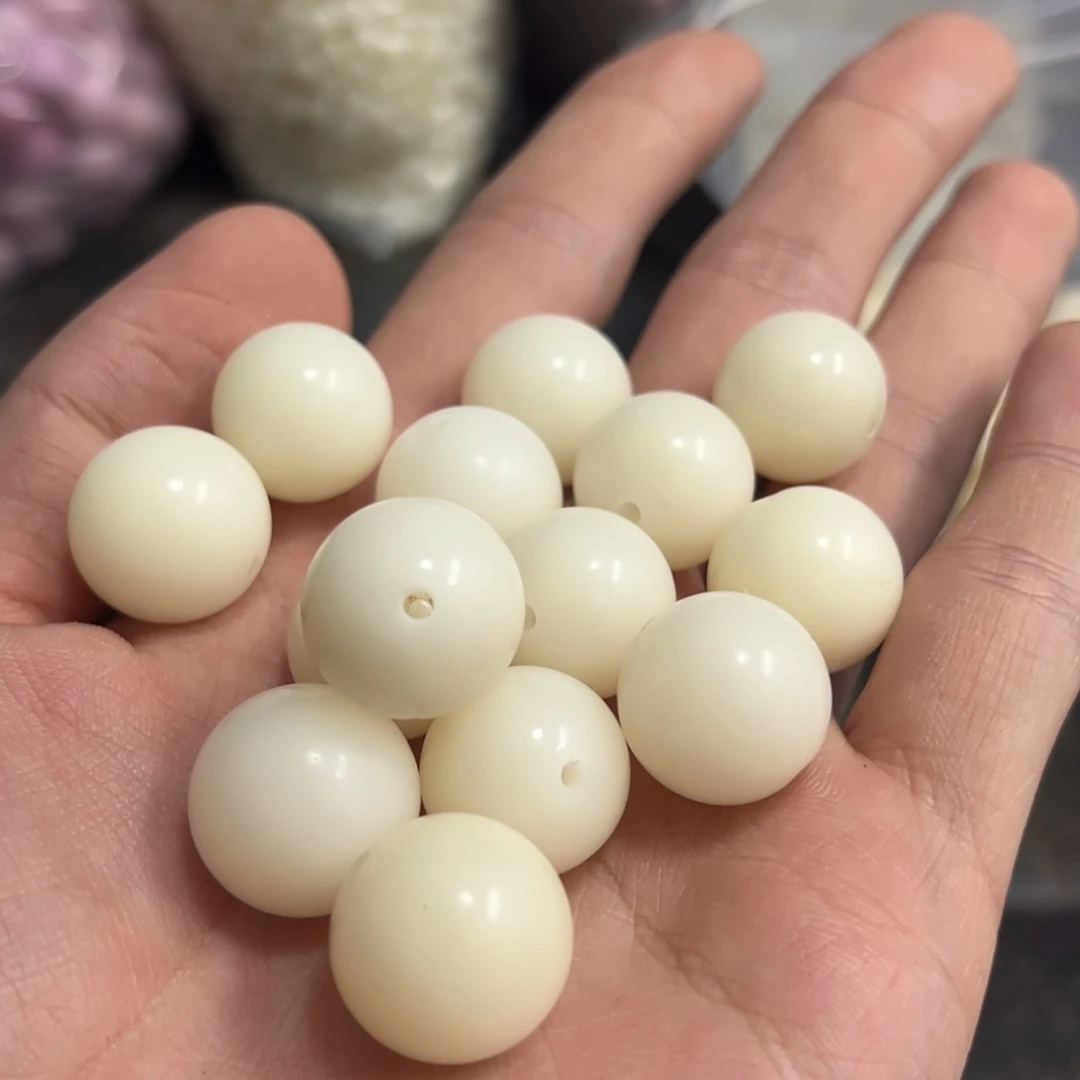 【闪购商品】白玉菩提吊坠z18/20+5颗微瑕白