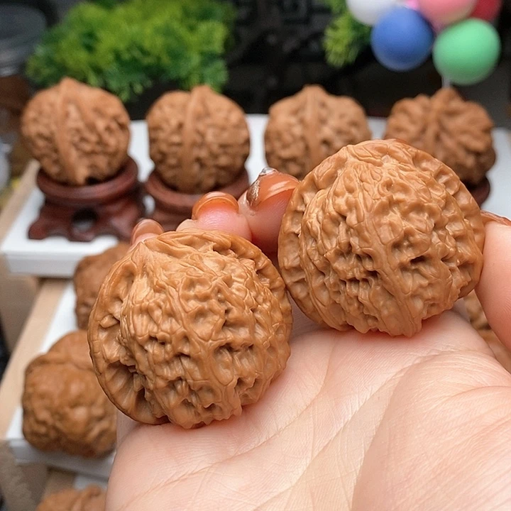 文玩核桃把件m****k白狮