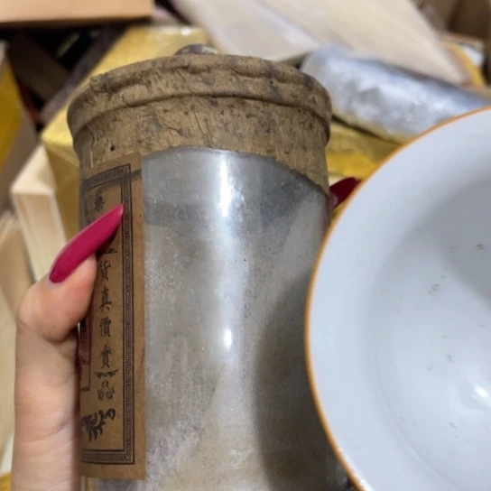 茶杯紫砂线香等特色小吃