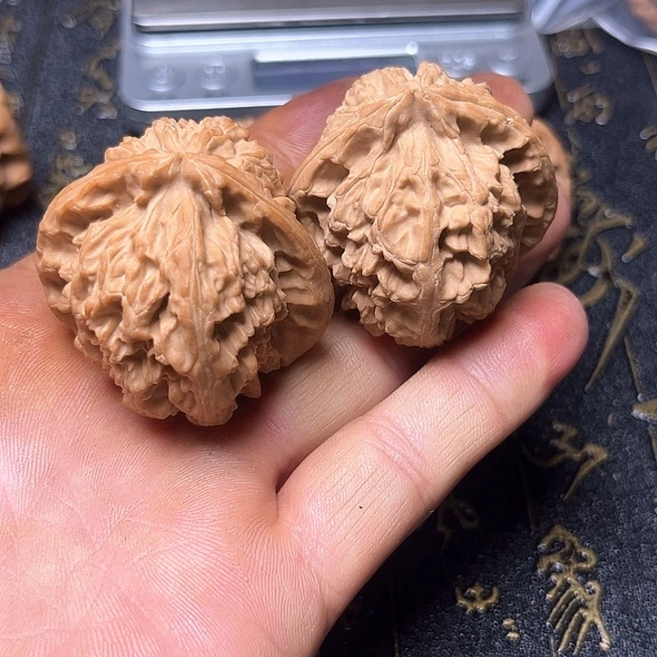 把件文玩核桃中****师白狮子