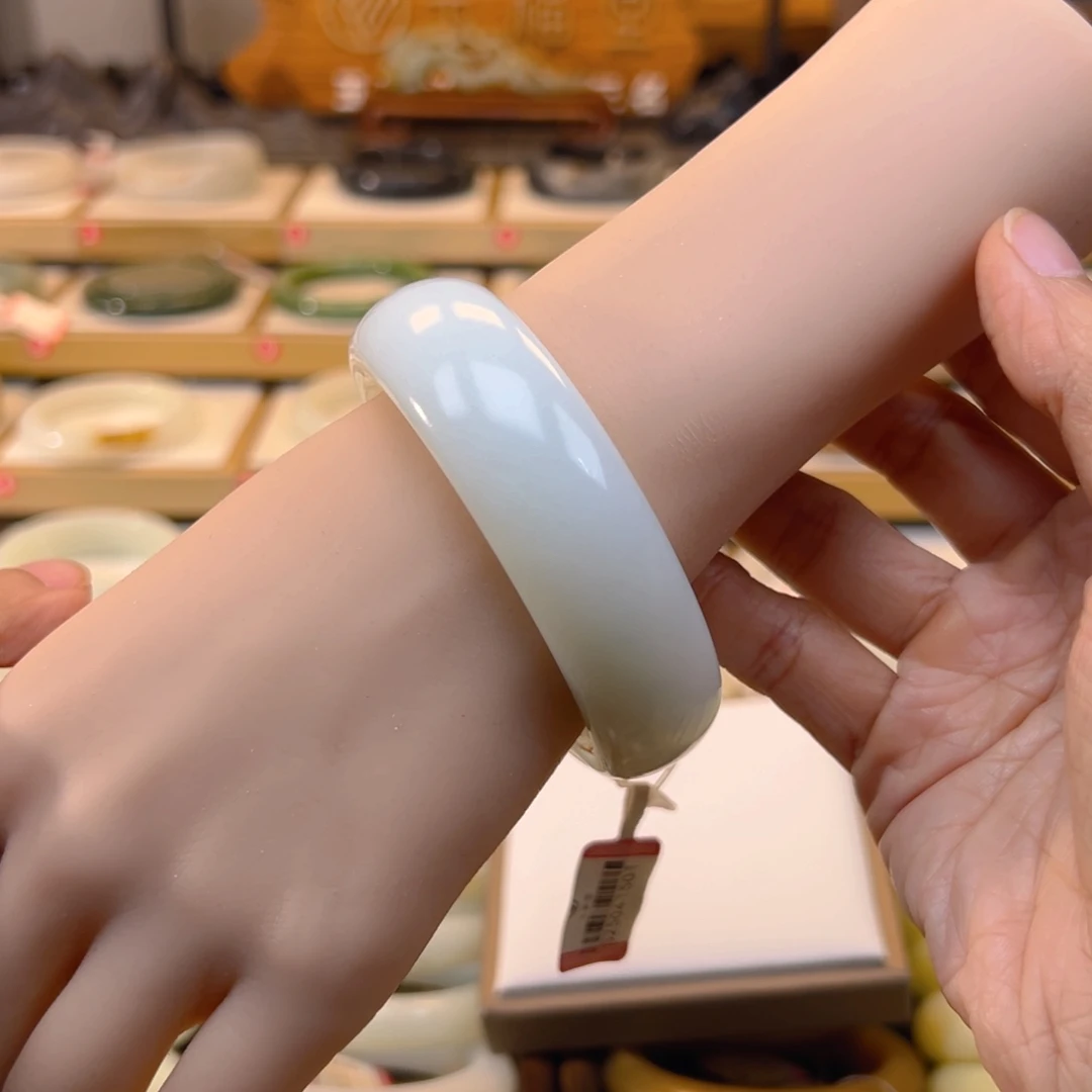 和田玉手镯未镶嵌3