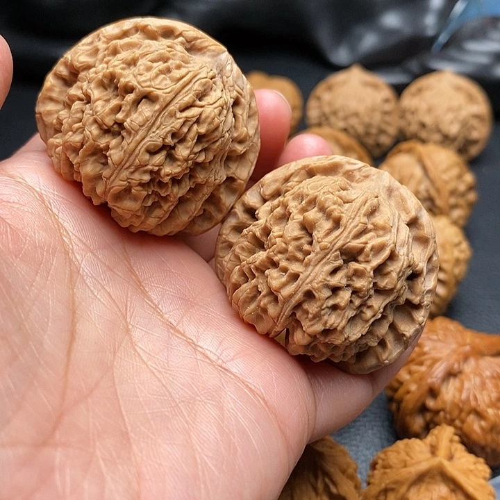 文玩核桃吊坠南疆42尺