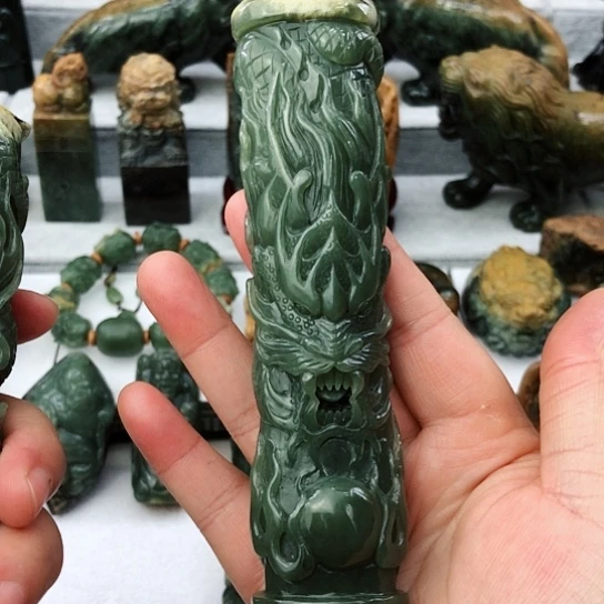 未镶嵌岫岩河磨玉（透闪石质玉）把件一**好