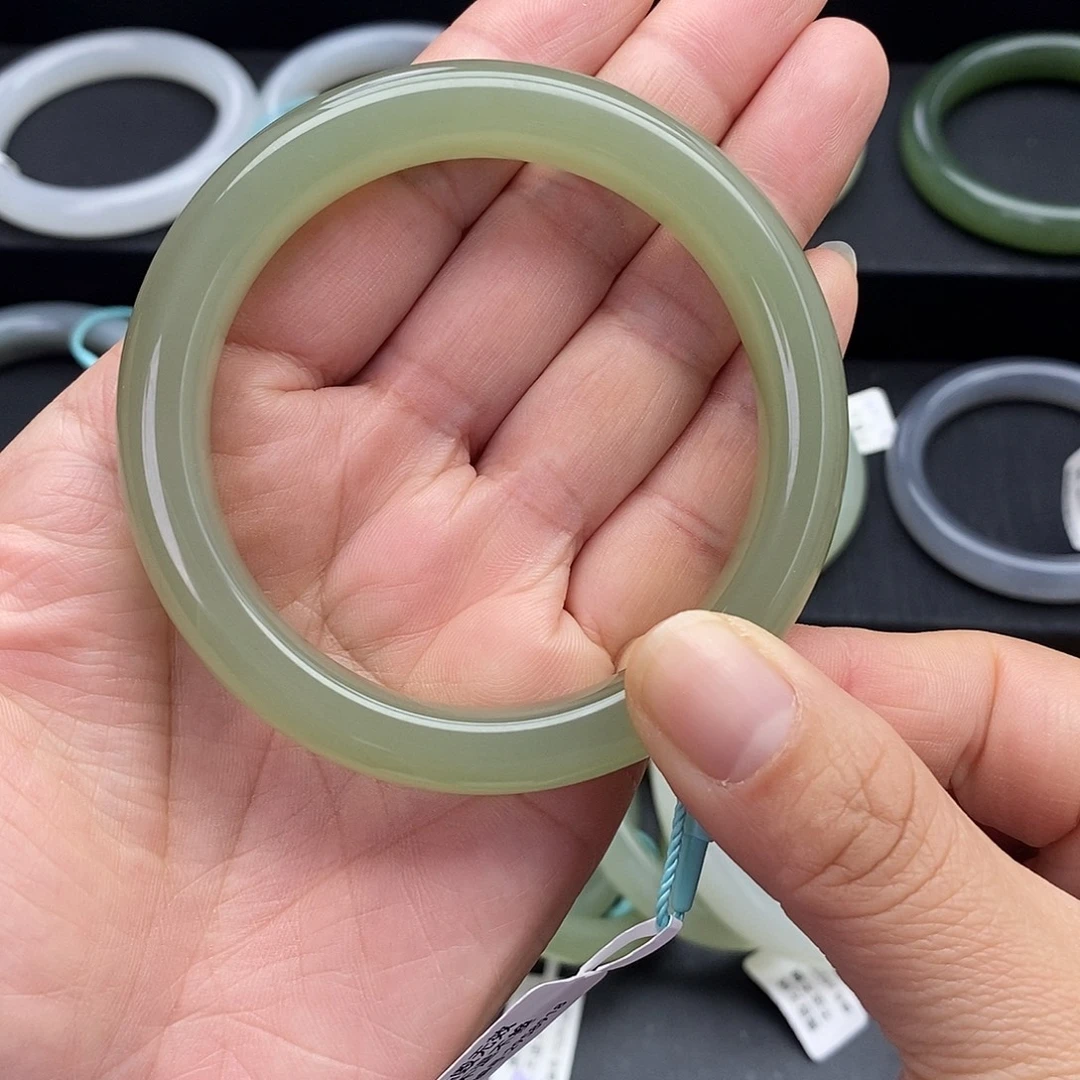 和田玉未镶嵌手镯58.59