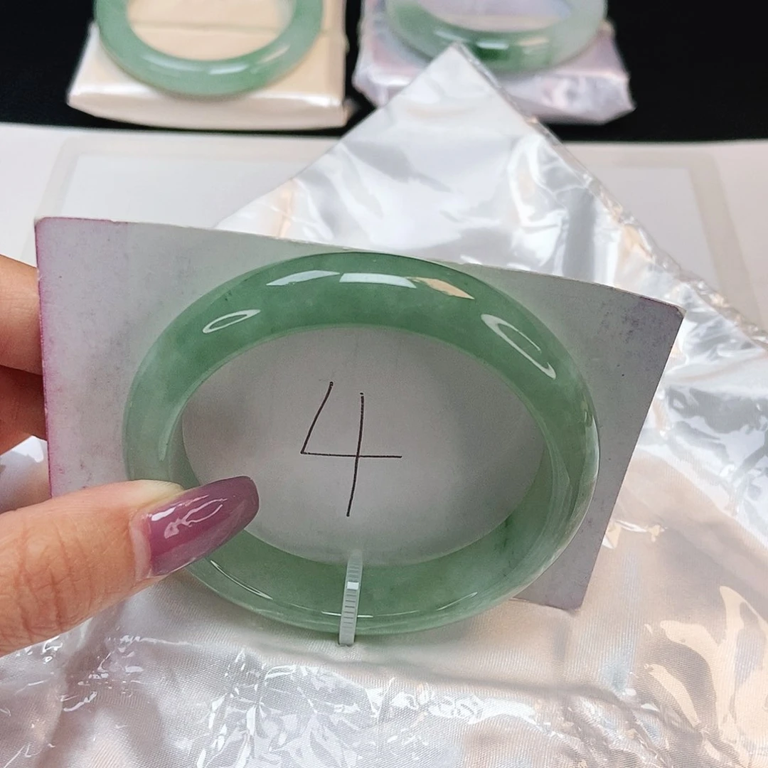 翡翠手镯未镶嵌 正圈56+