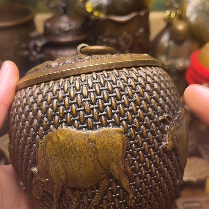 精美铜器批发档口