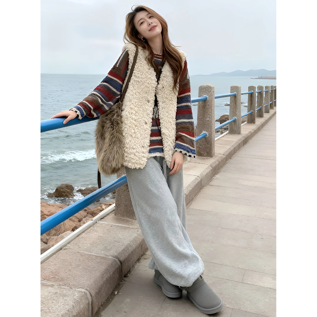 2025秋冬新款高级感条纹撞色针织上衣女毛毛马甲抽绳直筒裤三件套