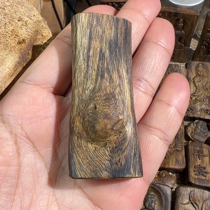 沉香沉香碎屑白棋楠沉香牌13.2克