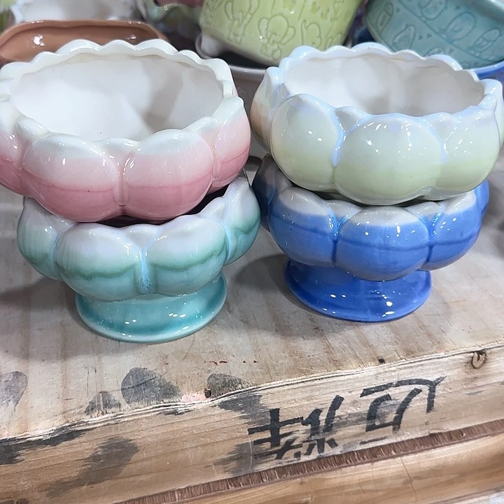 姐姐，咱们家不点菜，什么盆都有，什么盆都会上，稍微等一下