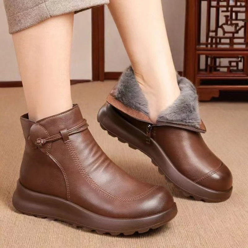 真皮软底新款妈妈棉鞋冬季加绒保暖中年女士短靴中老年人防滑女靴