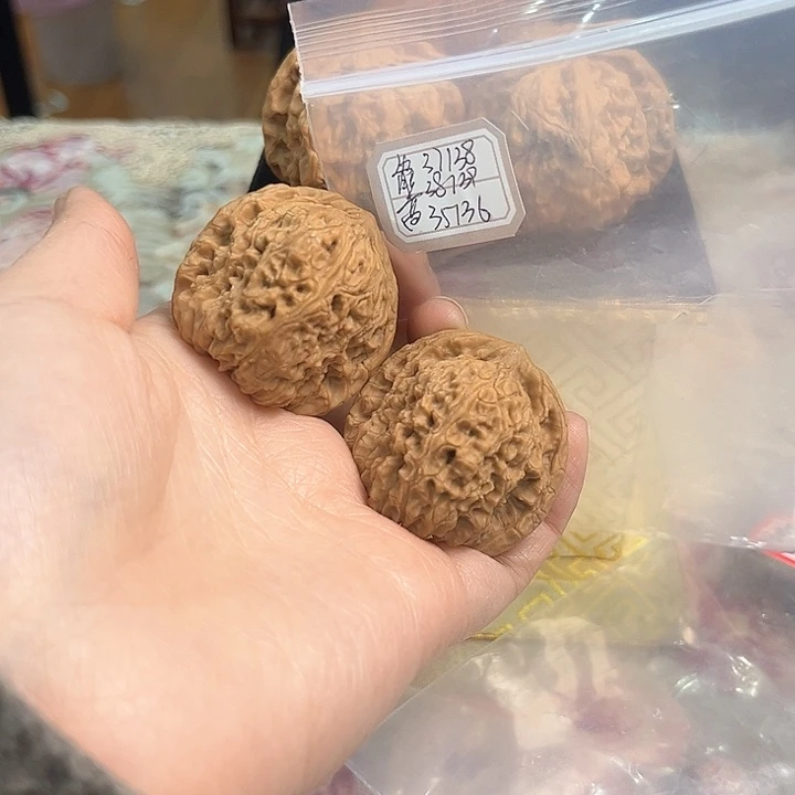 文玩核桃把件赵喜满南将石