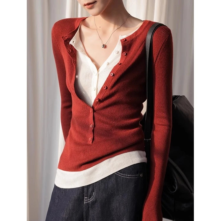 酒窝红色V领长袖假两件开衫针织衫女2025年早秋修身显瘦上衣