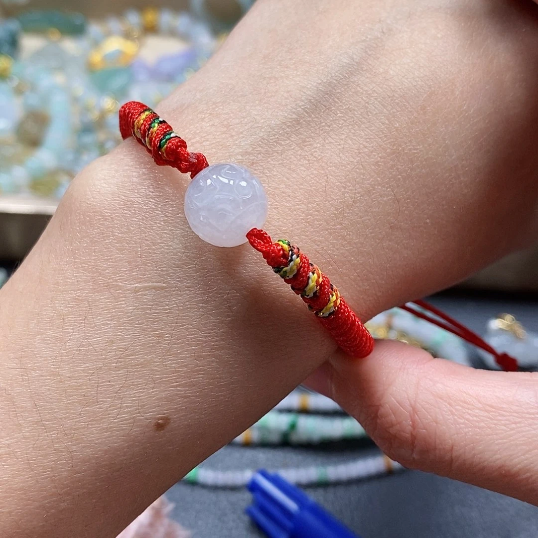 翡翠颈饰未镶嵌闪