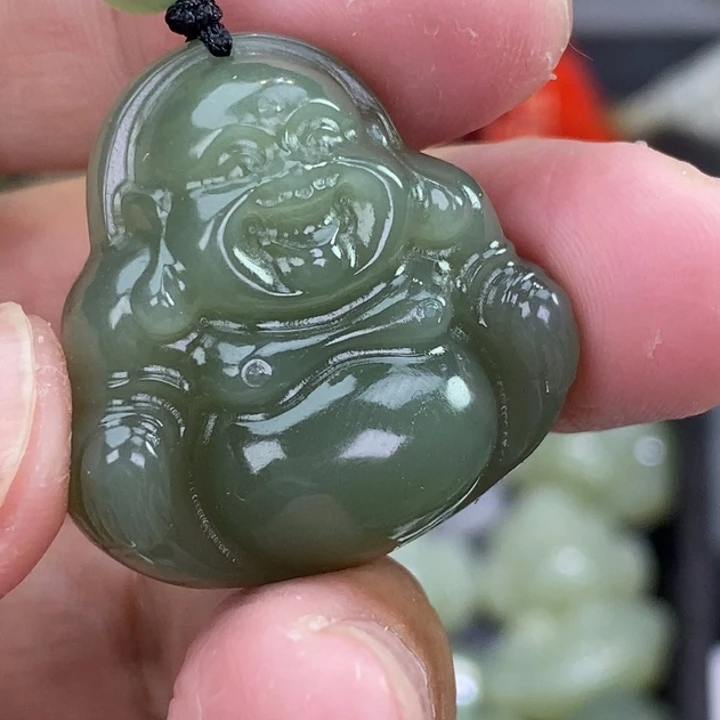 鲭***嫂和田玉未镶嵌颈饰