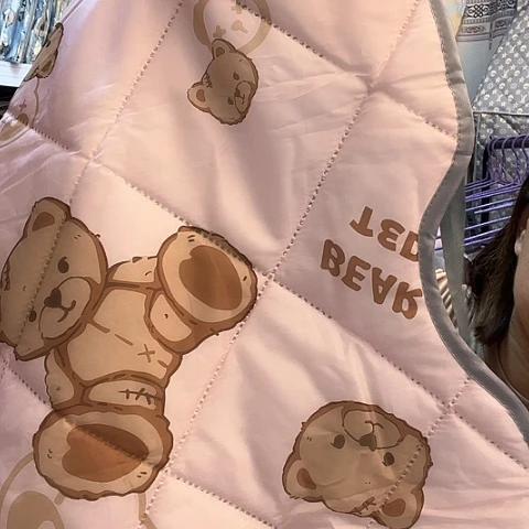 中厚舒适微瑕粉色