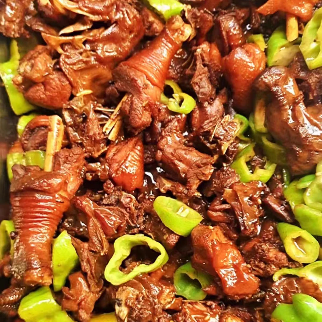 临沂579炒鸡沂蒙山特色辣子鸡整只现炒地锅鸡