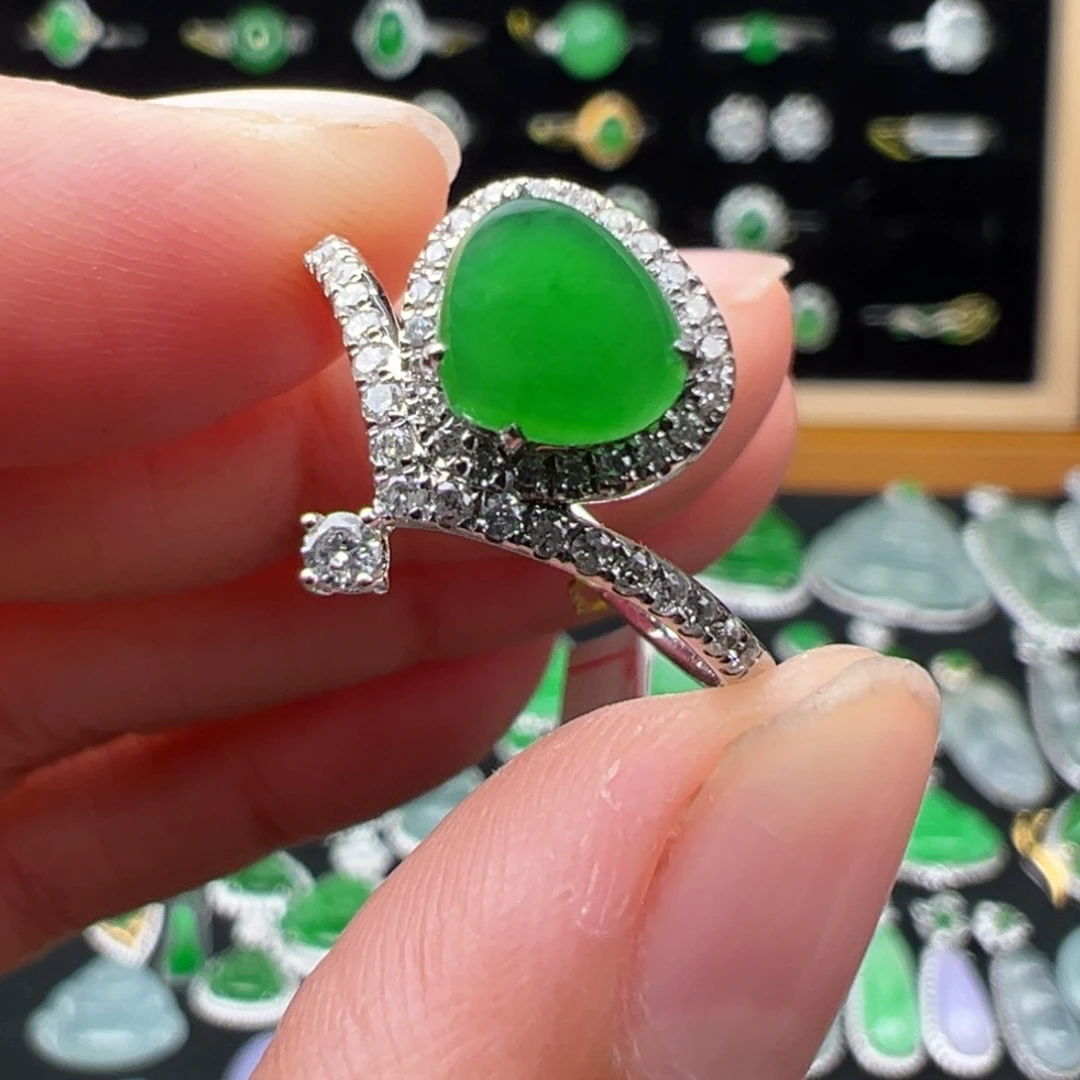 翡翠18K金镶嵌颈饰戒指