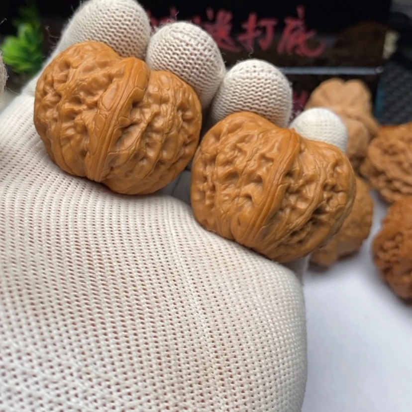 【闪购商品】文玩核桃把件8元宝