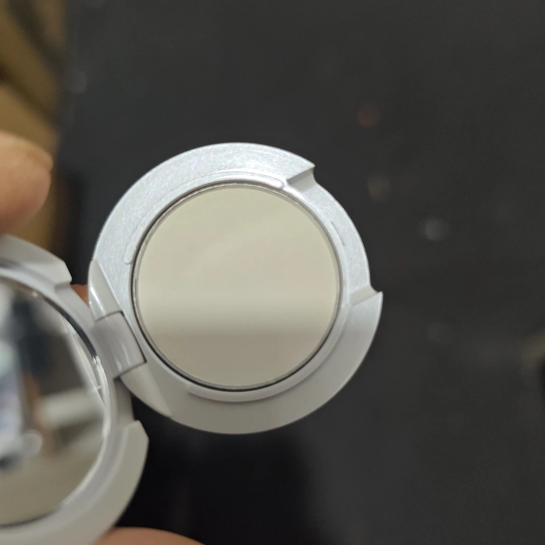 c 小可爱0.8g 装粉饼