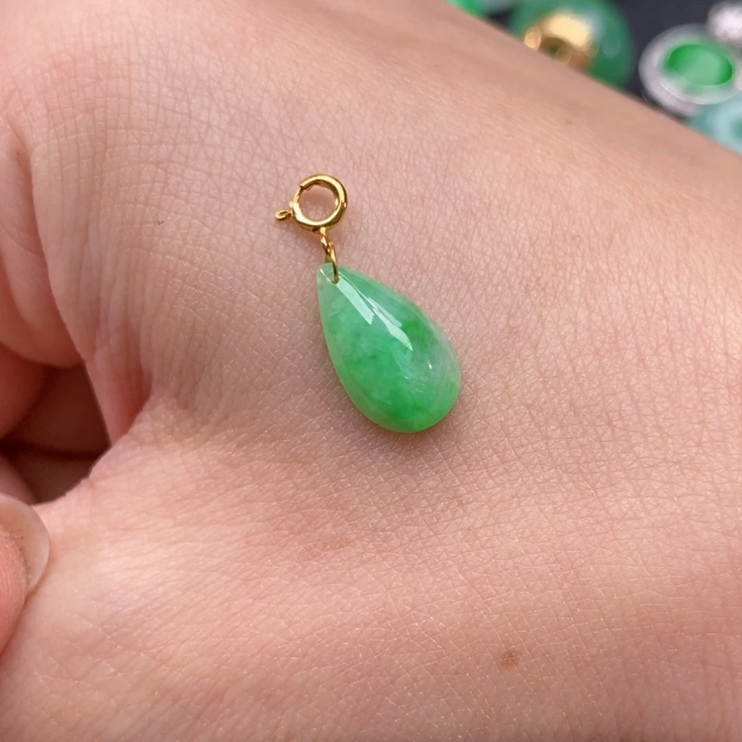 翡翠颈饰18K金镶嵌翡翠