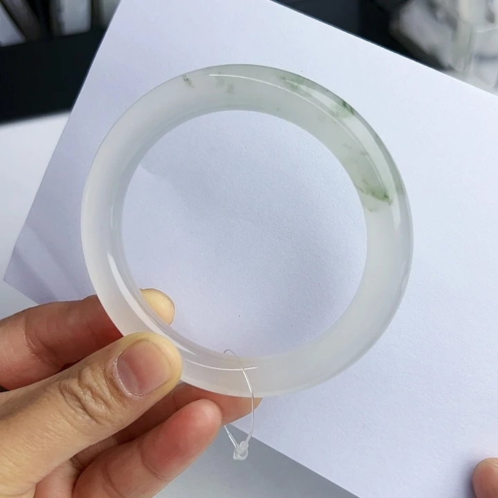 【闪购商品】石英质玉手镯未镶嵌