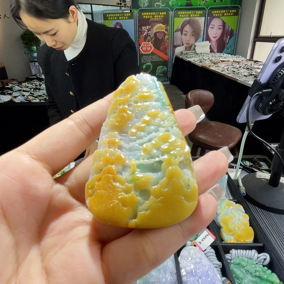 颈饰未镶嵌翡翠一