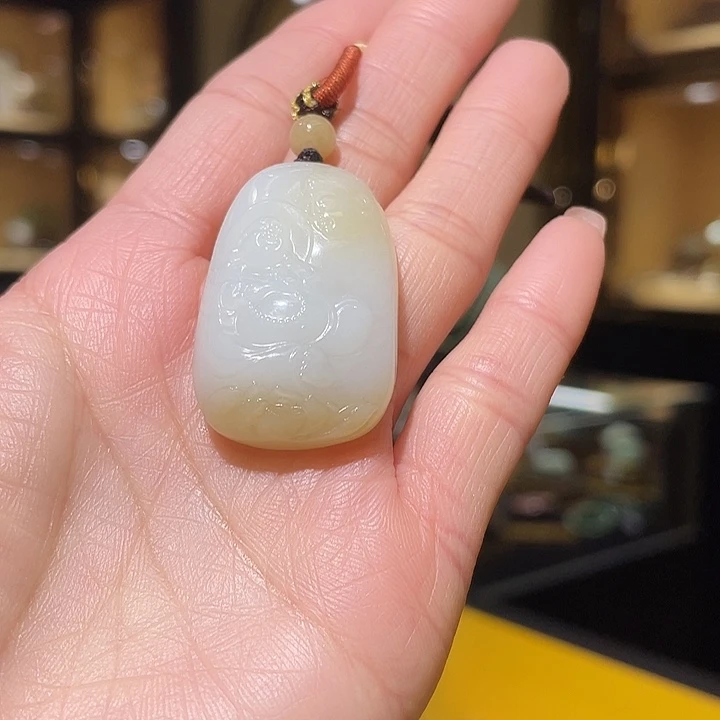 颈饰未镶嵌和田玉现在未来佛