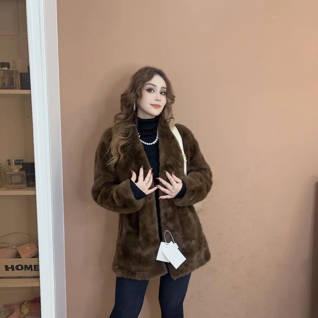 网红款2025高级女款外套，时尚百搭潮流款式 显瘦保暖个性外套包邮