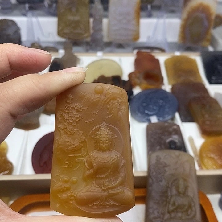 仕***途玛瑙/玉髓未镶嵌颈饰