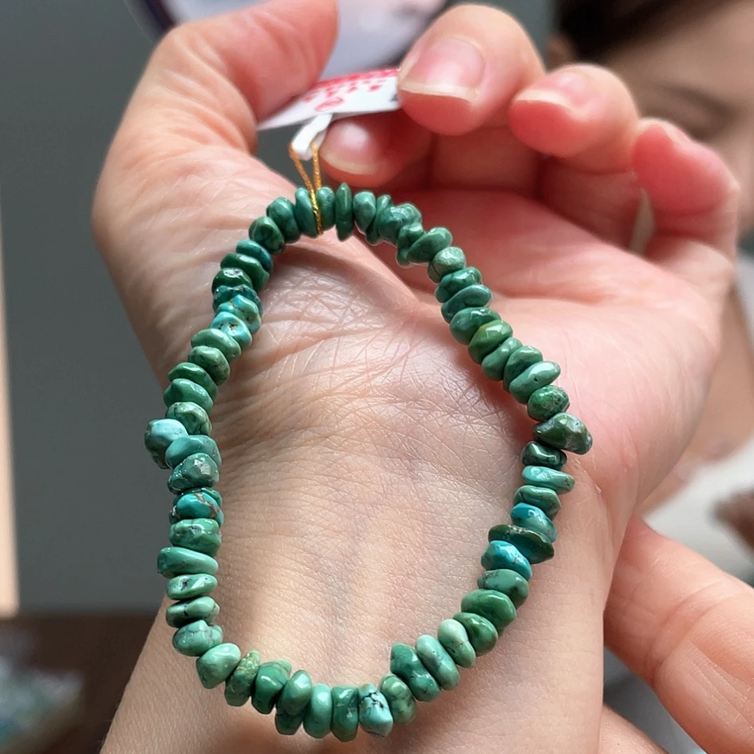 绿松石未镶嵌颈饰